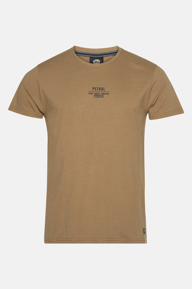 Beige T-shirt met korte mouwen van Petrol Industries, met een donkere tekstprint op de borst.