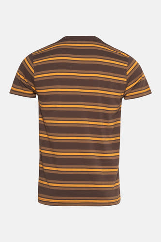 T-shirt marron à manches courtes de Petrol Industries® avec un motif rayé en marron et ocre, dos.