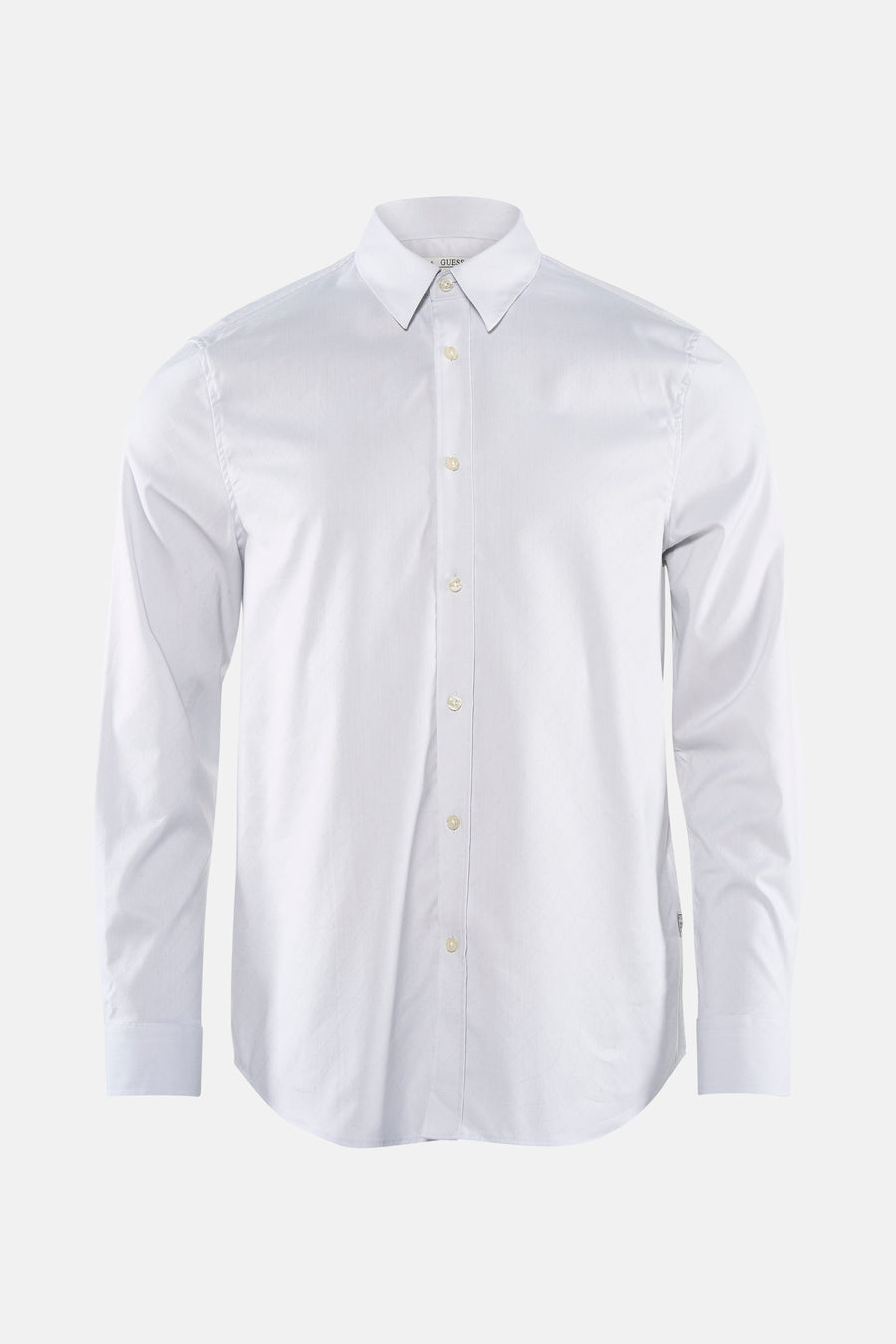 Chemise blanche à manches longues de Guess, avec un motif subtil.