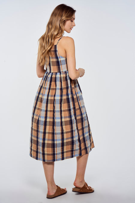 Robe sans manches multicolore de Le Fabuleux Marcel de Bruxelles, avec un motif à carreaux et des fines bandes sur un fond blanc.