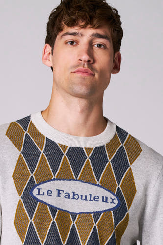T-shirt écru avec col rond de Le Fabuleux Marcel de Bruxelles, avec motif à carreaux et texte "Le Fabuleux".