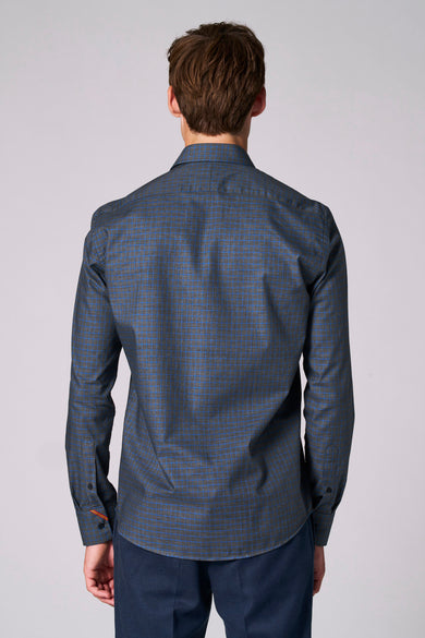 Chemise bleue à manches longues de Le Fabuleux Marcel de Bruxelles, avec un motif à carreaux et des manches longues.