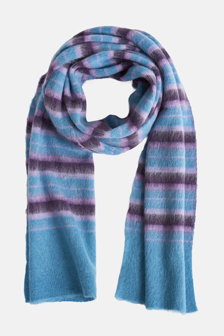 Écharpe d'hiver multicolore de Le Fabuleux Marcel de Bruxelles, avec un motif rayé horizontal en tons bleus et violets.
