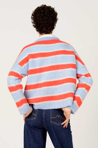 Multikleurige trui met ronde hals van Le Fabuleux Marcel de Bruxelles, met horizontale strepen in blauw en oranje, rugzijde.