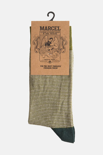 Chaussettes vertes de Le Fabuleux Marcel de Bruxelles, avec un motif fin rayé et des orteils verts foncés.