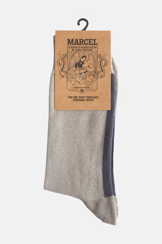 Chaussettes grises de Le Fabuleux Marcel de Bruxelles, avec une bande bleu marine et une texture à côtes.