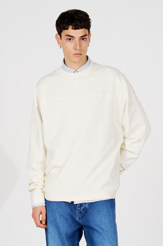 Pull blanc de Le Fabuleux Marcel de Bruxelles, à manches longues et col rond, vu de dos.