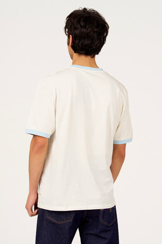 Wit T-shirt met korte mouwen van Le Fabuleux Marcel de Bruxelles, met lichtblauwe accenten bij de mouwen en neklijn.