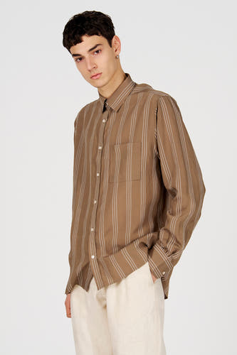 Chemise marron à manches longues de Le Fabuleux Marcel de Bruxelles, avec un motif à rayures verticales.