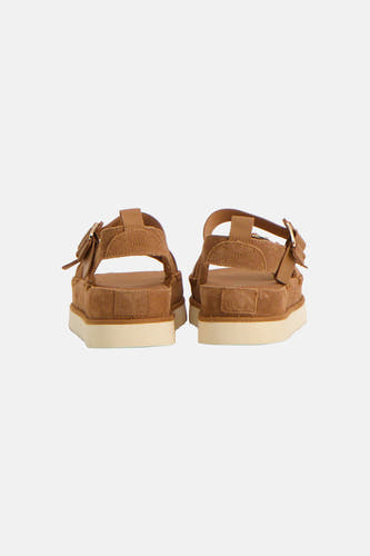 Bruine sandalen van Le Fabuleux Marcel de Bruxelles, gezien van achteren, met een grove zool en verstelbare bandjes.
