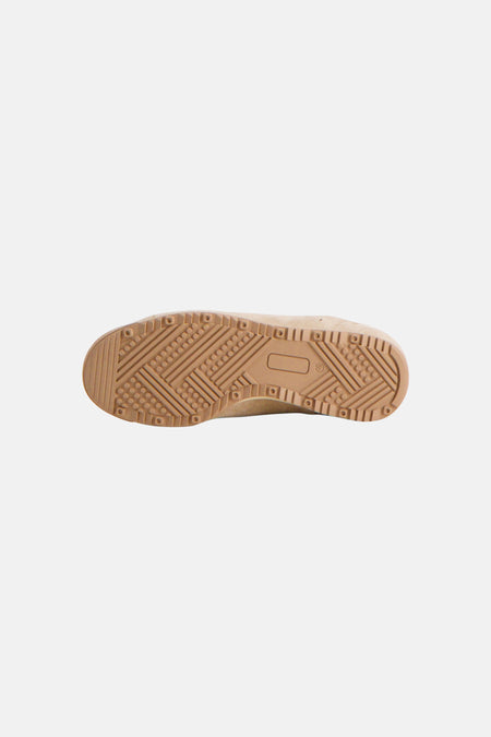 Baskets beiges de Le Fabuleux Marcel de Bruxelles, avec une semelle en caoutchouc à motif cranté.