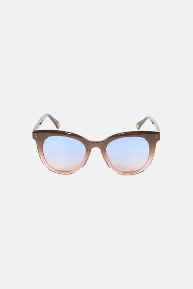 Lunettes de soleil marron de Le Fabuleux Marcel de Bruxelles, avec un dégradé subtil dans les verres et une monture marron.