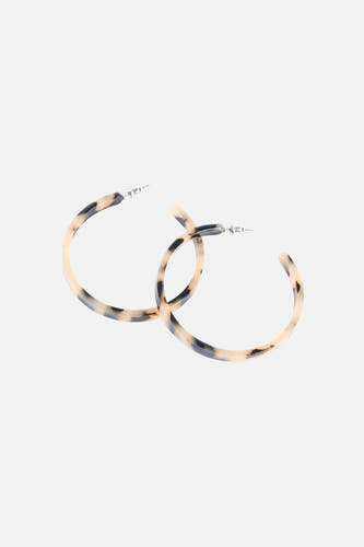 Boucles d'oreilles multicolores de Le Fabuleux Marcel de Bruxelles, avec un motif écaille de tortue.