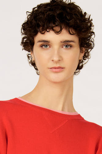 Pull rouge à col rond de Le Fabuleux Marcel de Bruxelles, couleur unie à manches longues.