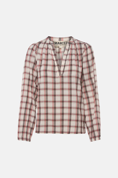Chemisier multicolore à manches longues de Le Fabuleux Marcel de Bruxelles avec motif à carreaux en beige, rose et bordeaux et un col en V.