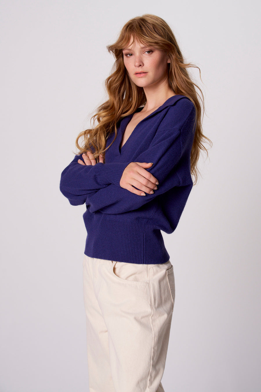 Pull col V - bleu