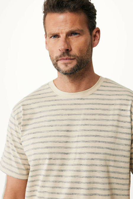 T-shirt rayé de MEXX, avec des manches courtes et un col rond.
