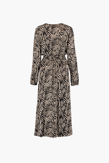 Zwarte kleedje met lange mouwen van HAILYS, voorzien van een zebraprint.
