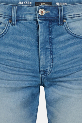 Blauwe jeansshort van Petrol Industries, met subtiele wassing en stiksels.