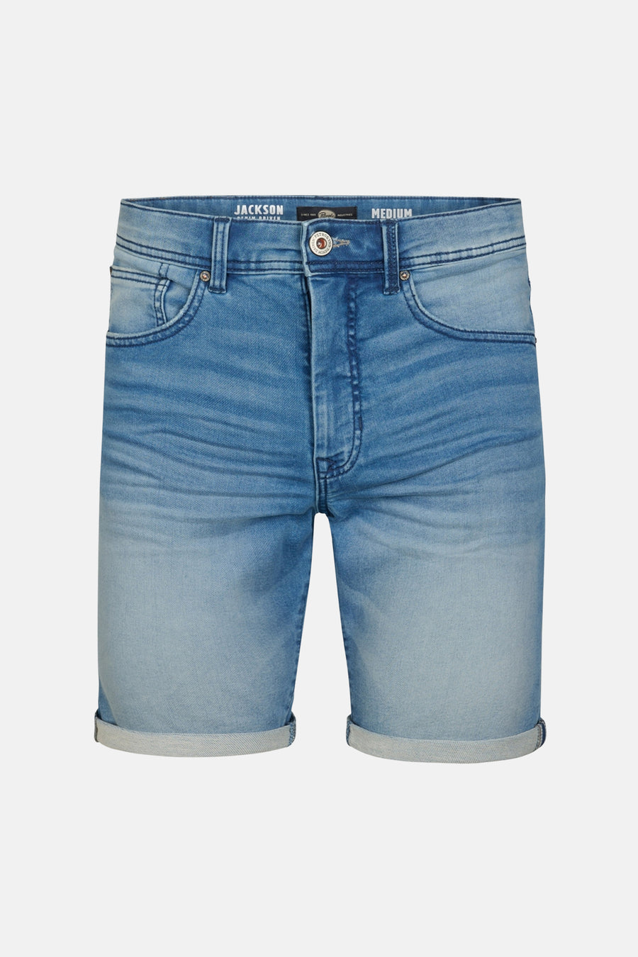 Blauw jeansshort van Petrol Industries, met een lichtblauwe wassing en opgerolde pijpen.