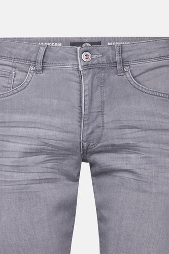 Grijze jeansshort van Petrol Industries, met rimpels en zakken vooraan.