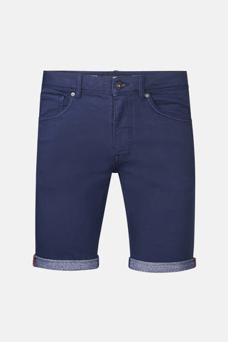 Short bleu marine de Petrol Industries avec des poches de pantalon rabattues et des poches à fermeture éclair.