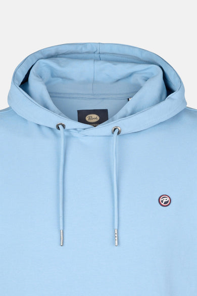 Hoodie bleu de Petrol Industries avec des cordons de serrage et un logo sur la poitrine.