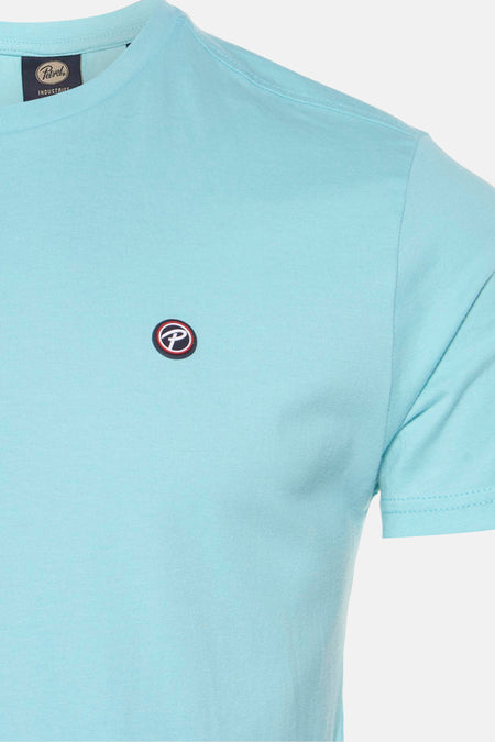 Blauw T-shirt van Petrol Industries®, met een klein logo op de borst.
