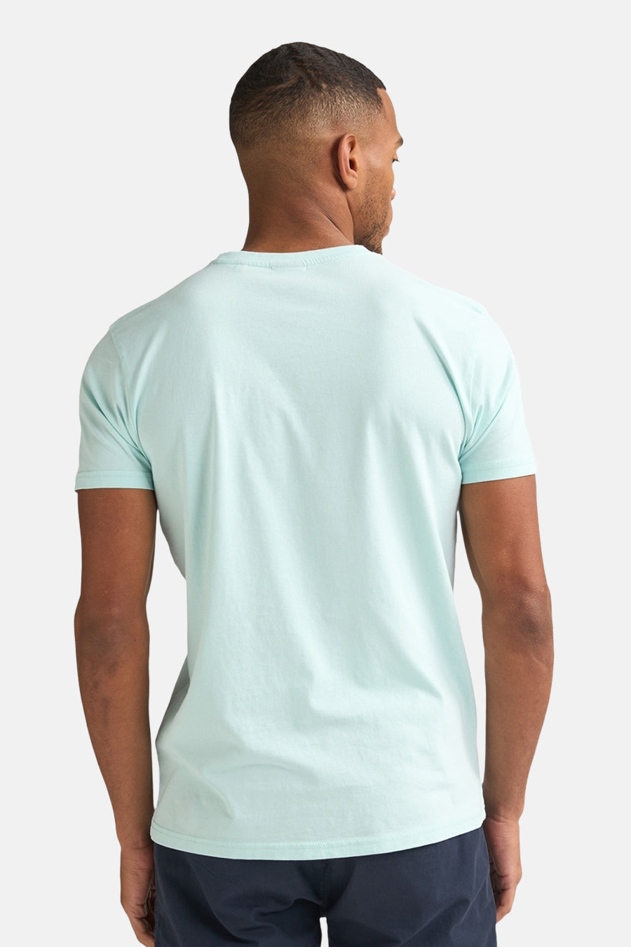 T-shirt vert à manches courtes de Petrol Industries, vu de dos, avec un design uni et un col rond.