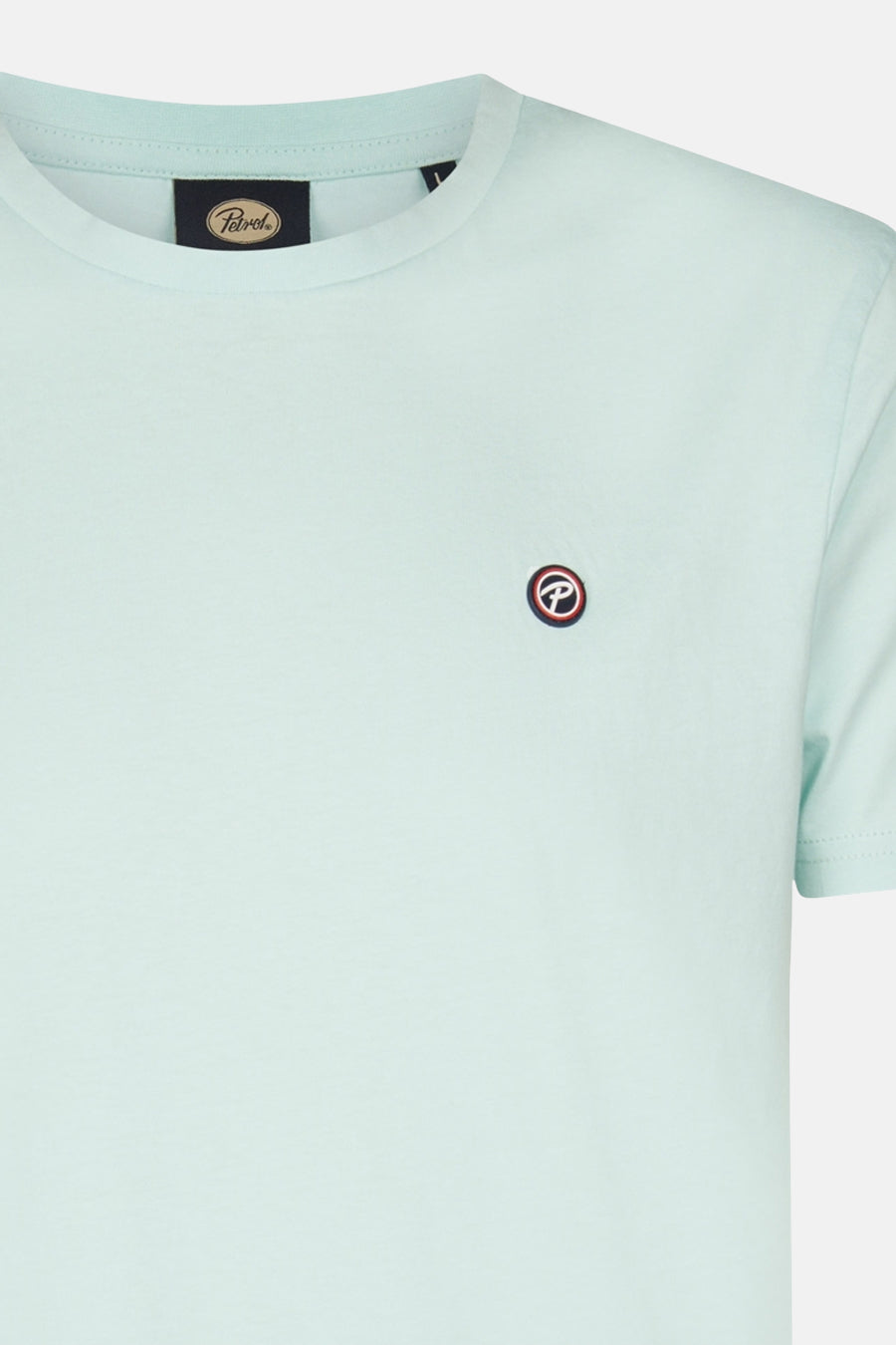 T-shirt vert à manches courtes de Petrol Industries®, avec petit logo sur la poitrine.