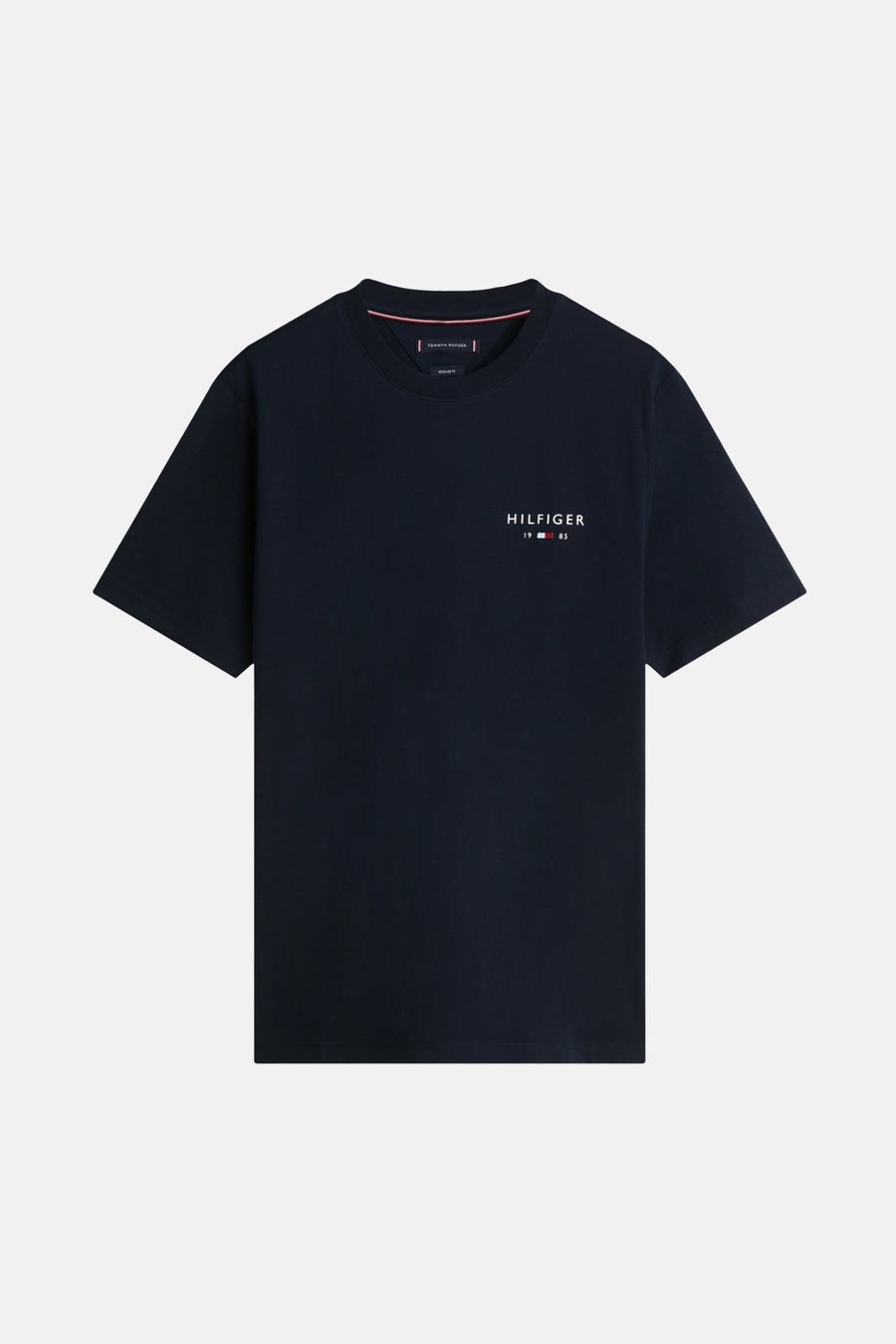 T-shirt bleu à manches courtes de Tommy Hilfiger, avec petit logo sur la poitrine.