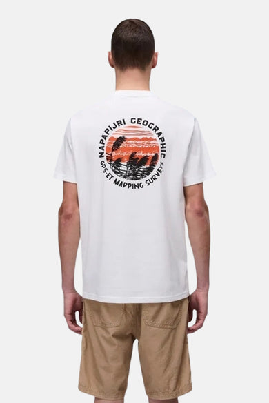 Wit T-shirt met korte mouwen van NAPAPIJRI, met een ronde logo-print op de achterkant.