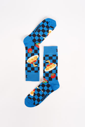 Chaussettes bleues de Happy Socks avec un motif de damier noir et des images de tomates et de spaghetti.