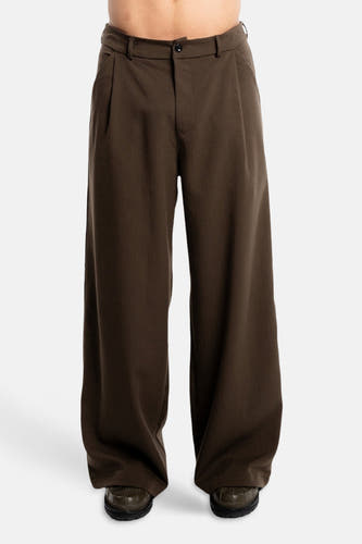 Pantalon marron de ANOTHER COTTON LAB, avec taille élastique et jambes larges.