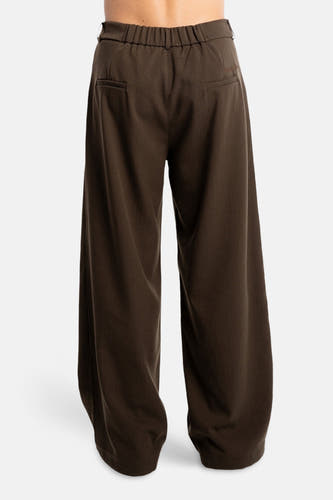 Bruine broek van ANOTHER COTTON LAB, met elastische tailleband en wijde pijpen.
