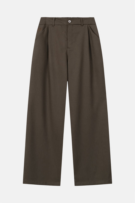Pantalon marron d'ANOTHER COTTON LAB, avec jambes larges et plis sur le devant.