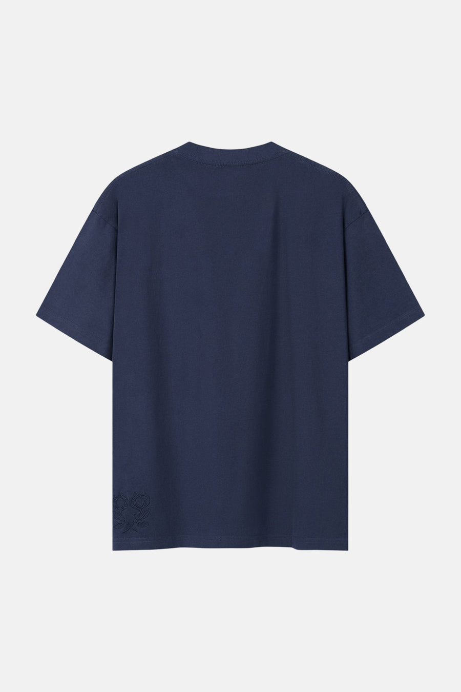 T-shirt bleu à manches courtes de ANOTHER COTTON LAB, avec un motif de rose subtil en bas à gauche.