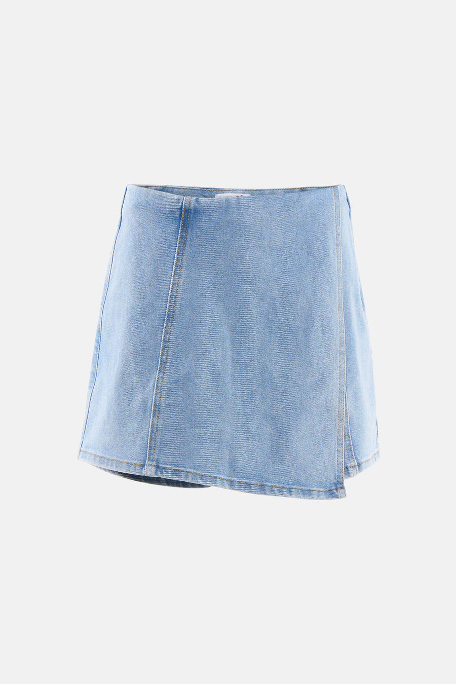 Skort en denim bleu clair de HAILYS avec coutures apparentes et coupe évasée, vue de face.