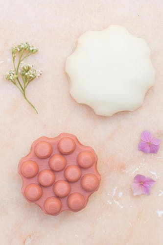 Shampoo bar de couleur couleurur mel mel mel WONON CARE,, détails des fleurs pour la coiffure.