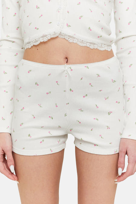 Short blanc de TALLY WEIJL, avec un fin motif floral et une texture rayée.