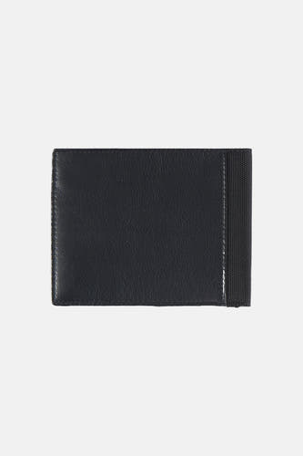 Portefeuille noire pour homme de Guess, avec une bande élastique sur le côté, sur fond blanc.
