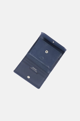 Portefeuille bleue pour homme de Guess, avec logo et rabat ouvert.