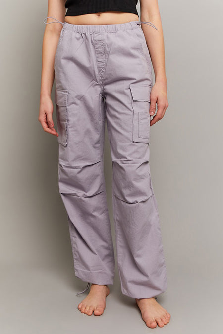 Jean cargo gris de TALLY WEIJL, avec poches et une ceinture élastique.