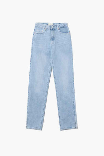 Jean droit bleu clair de TALLY WEIJL, avec une texture denim et des coutures subtiles sur le côté.