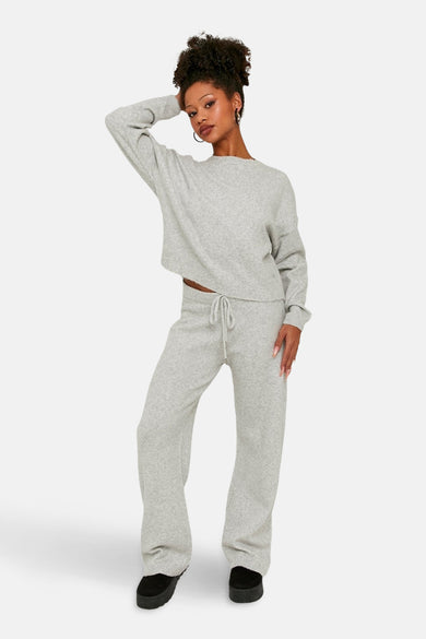Pantalon gris de TALLY WEIJL, avec cordon, et chaussures noires.