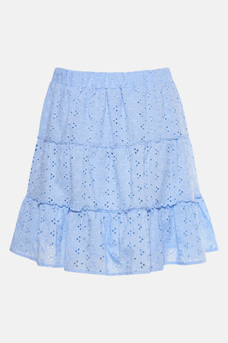 Robe courte bleue de HAILYS, avec des détails brodés et un design à trois couches.