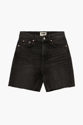 Zwarte denim shorts met gerafelde rand.