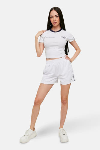 Short blanc de TALLY WEIJL, avec une ceinture élastique et une couture latérale.