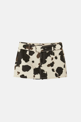 Jupe courte à imprimé vache de TALLY WEIJL, avec ceinture intégrée et surpiqûres blanches.