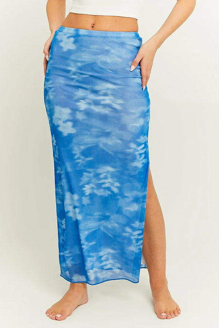 Robe longue bleue de TALLY WEIJL, avec un motif floral et une fente sur le côté.